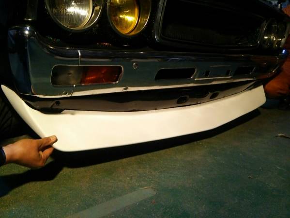 Chin Spoiler Nissan Laurel C130 miniatura 3