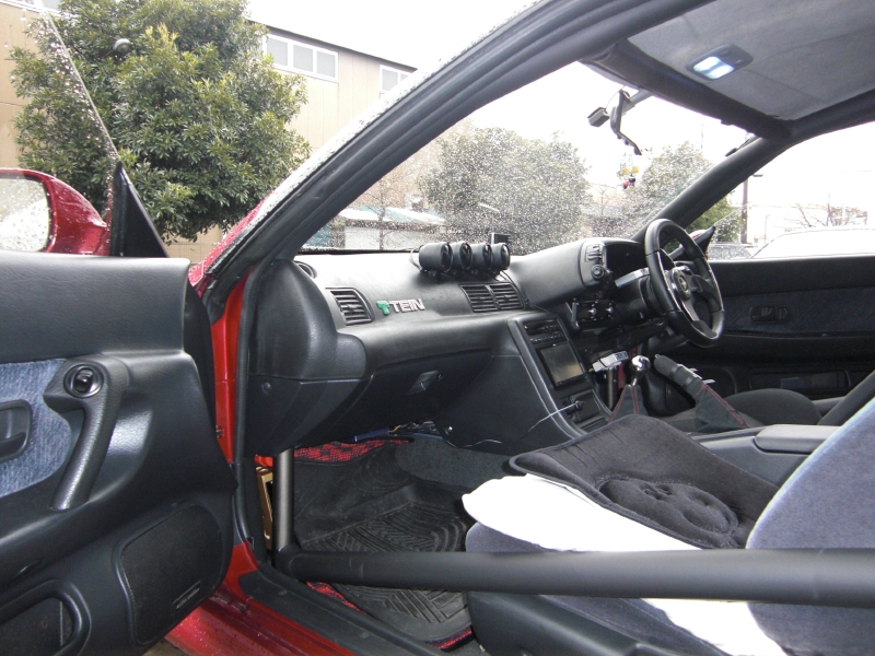 Jaula antivuelco Saito Rollcage - 2 puertas - Dash Through para Skyline R32 miniatura 2