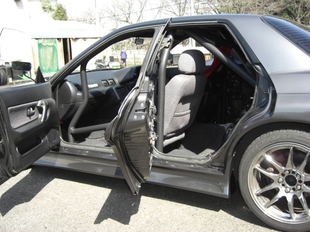 Jaula antivuelco Saito Rollcage - 4 puertas para Skyline R32 miniatura 7