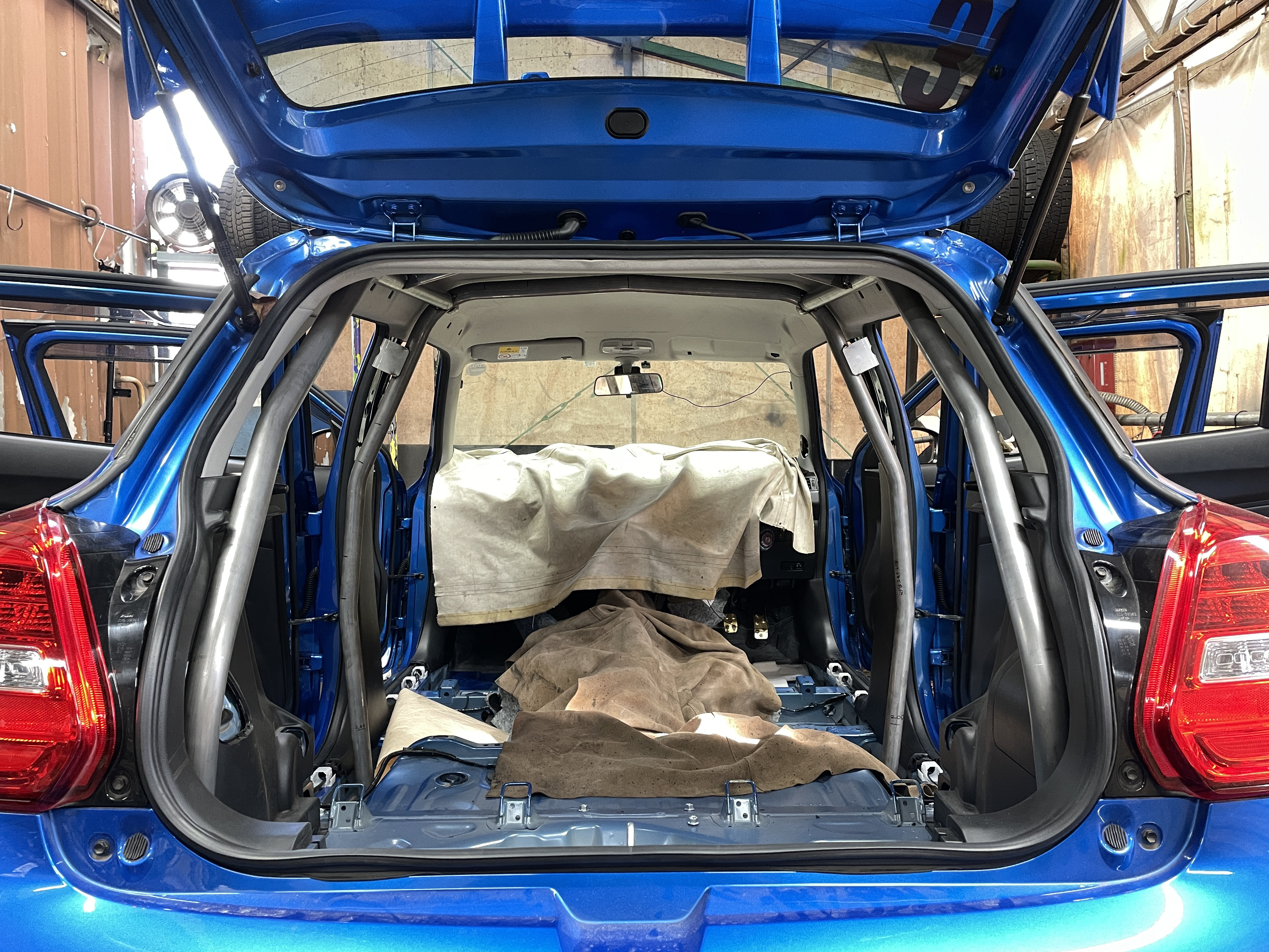 Jaula antivuelco Saito Rollcage - Trunk Through para Swift Sport ZC33S miniatura 6