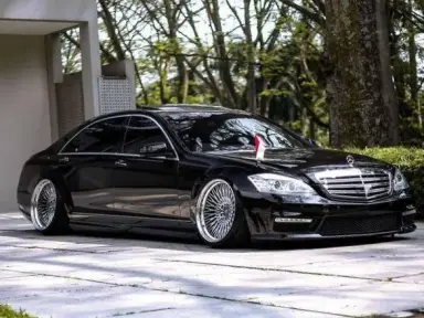 W221