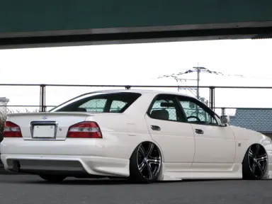 Trunk Spoiler URAS para C35 Laurel Medalist Kouki