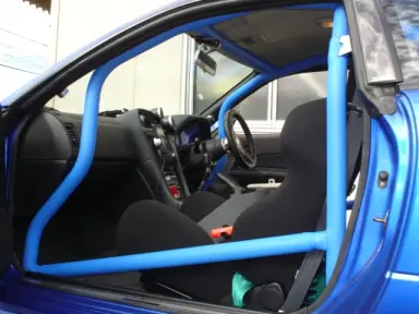 Jaula antivuelco Saito Rollcage - 2 puertas para Skyline R34