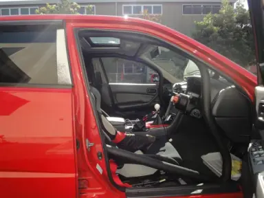 Jaula antivuelco Saito Rollcage - 4 puertas - Sunroof para Skyline R34